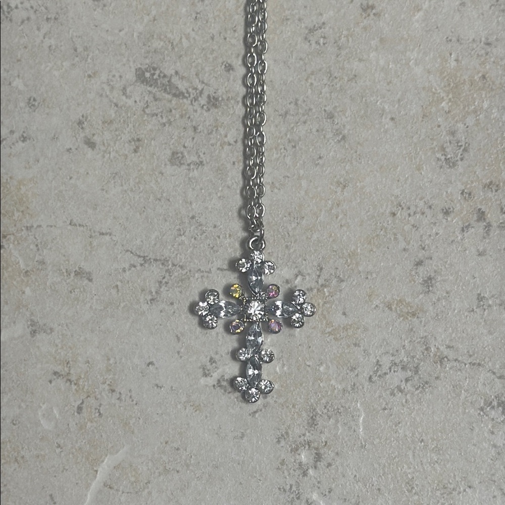 16inch Elegant Silver Cross Pendant Necklace - Picture 2 of 3